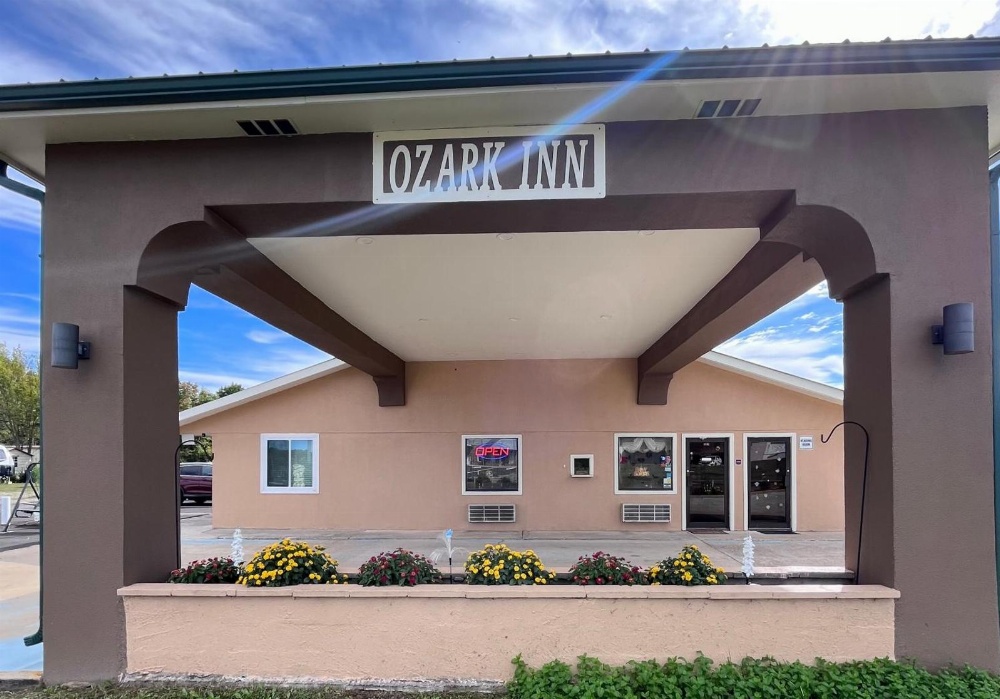 Ozark Inn Main image