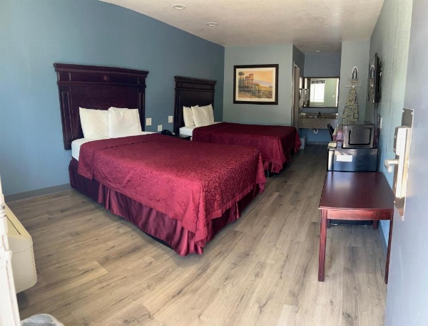Ozark Inn image 13