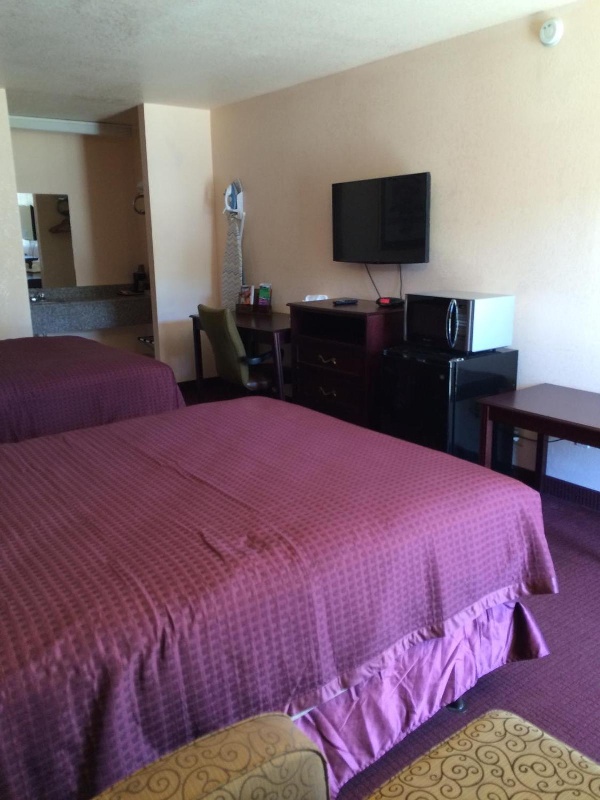 Ozark Inn image 14