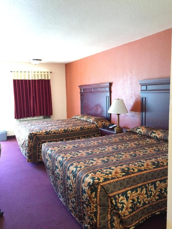 Ozark Inn image 16